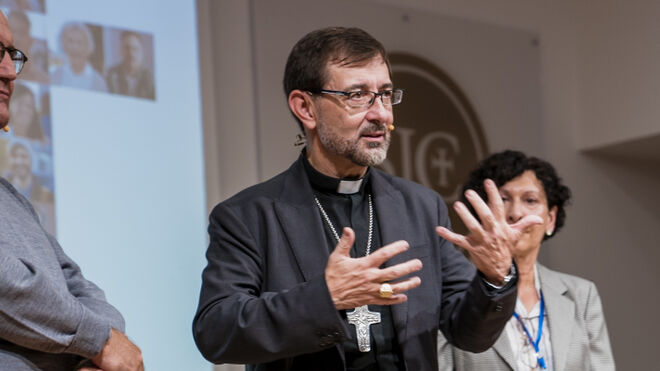 José Cobo con los catequistas