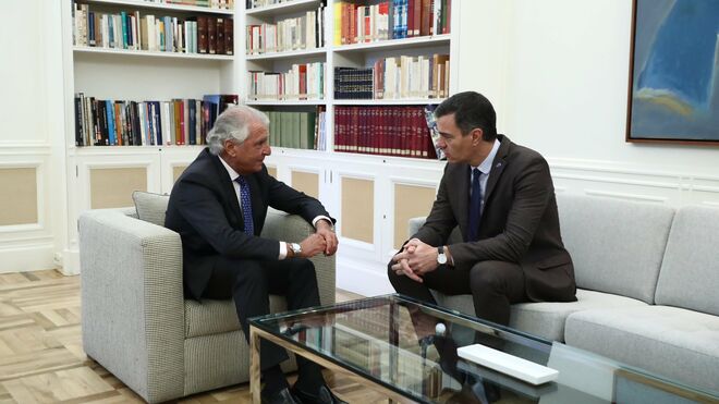 Pedro Sánchez, con el presidente de la FCJE