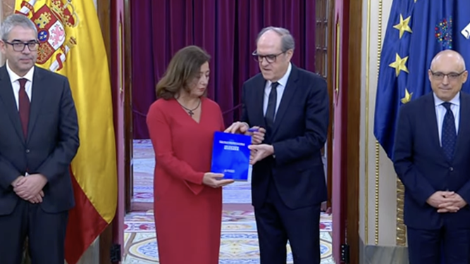 El Defensor del Pueblo entrega a Francina Armengol el informe