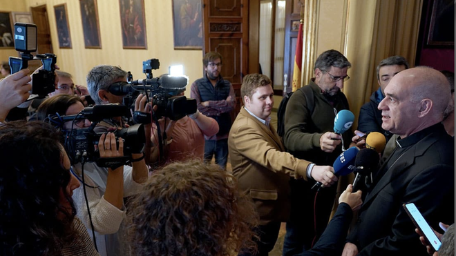 Arturo Ros, obispo electo de Santander, atiende a los medios