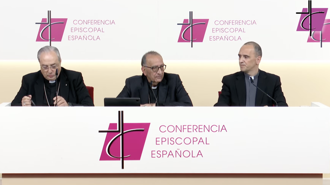 Rueda de prensa tras la asamblea plenaria extraordinaria dedicada al tema de los abusos