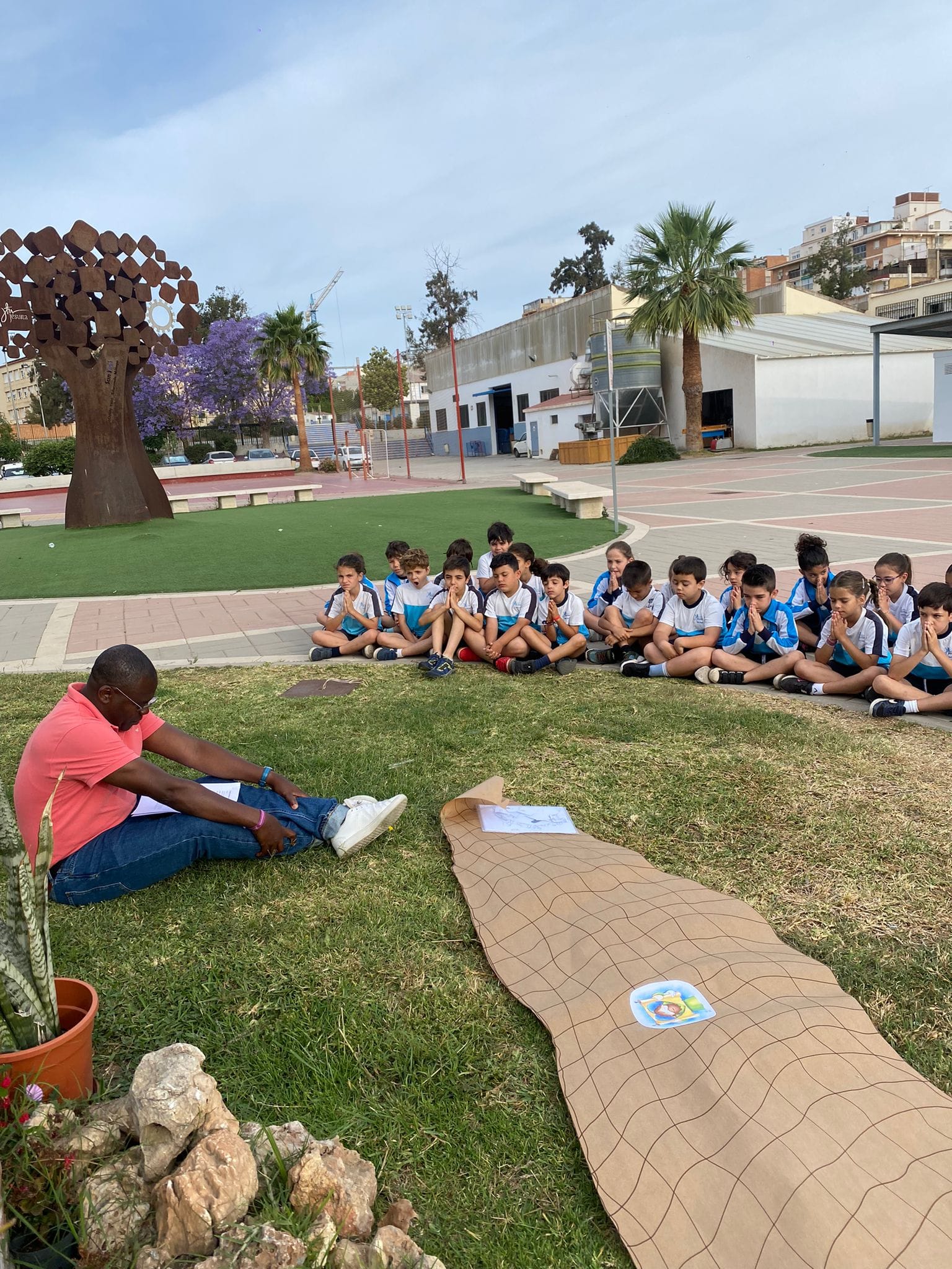 CRISANTO CON PEQUEÑOS