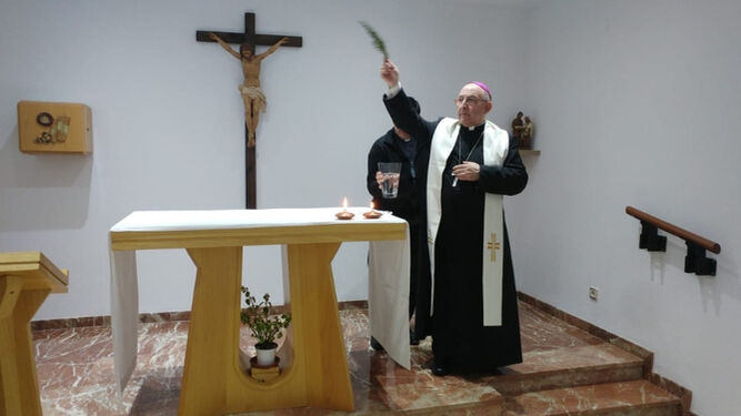 Casimiro López, obispo de Castellón, bendice la Residencia Mosén Sol