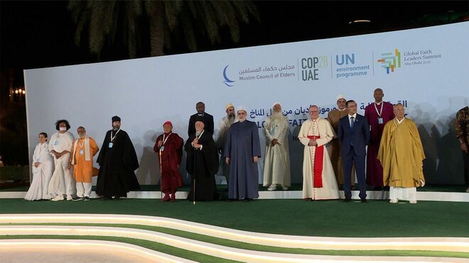 Parolin con miembros de otras confesiones en Abu Dabi