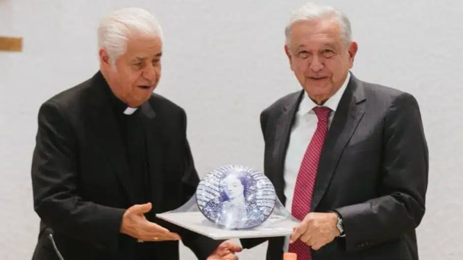 l presidente López Obrador y el presidente de la CEM, Mons. Rogelio Cabrera