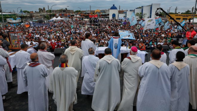 Misa de desagravio por los insultos contra el Papa