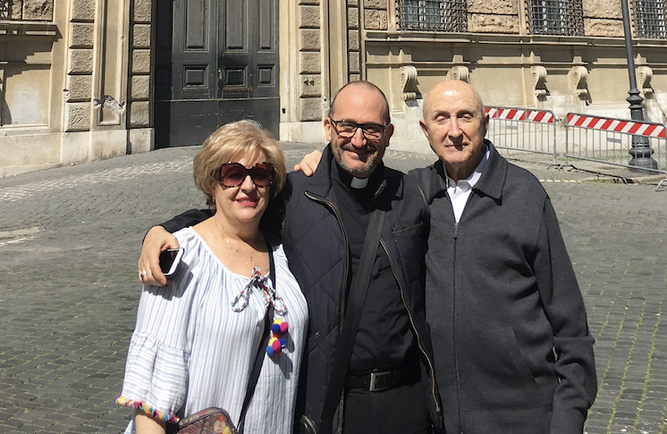 Castillo, Marga y un eclesiástico, ante Doctrina de la Fe