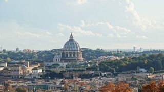 Vista de Roma con la Basílica de San Pedro
