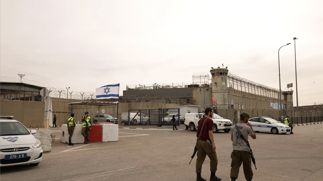 Prisión israelí de donde han sido liberados los primeros prisoneros palestinos