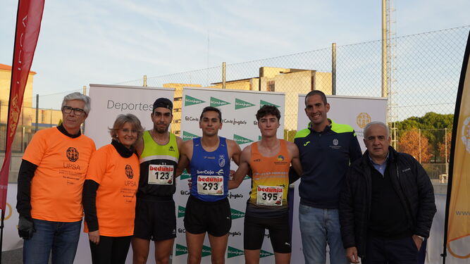 Ganadores masculinos con las autoridades