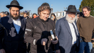 Milei durante una reciente visita a la tumba de un rabino en Nueva York