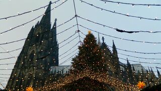 Mercadillo navideño frente a la catedral de Colonia