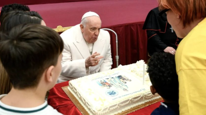 Francisco celebra su 87 cumpleaños