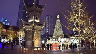 Navidad en Asia, mezcla de símbolos