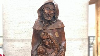 Escultura de Luciano Caprotti: "Pesebre del tiempo de guerra"