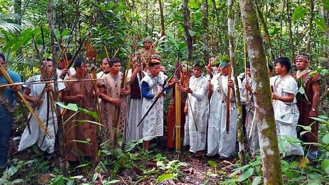 Miembros del pueblo kakataibo