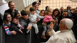 Francisco, con el personal vaticano