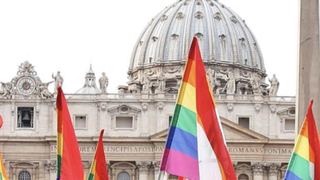 Banderas gays en el Vaticano