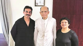 El cardenal Owald Gracias y el diseñador Wendell Rodricks