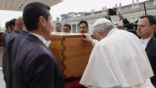 Francisco, en la despedida de Benedicto