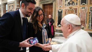 El Papa, con miembros de la UCAM