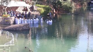 Bautismos en el Jordán