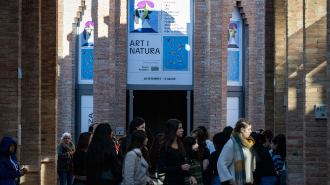 Entrada de la exposición Arte y naturaleza. Un siglo de biomorfismo, en CaixaForum Barcelona.