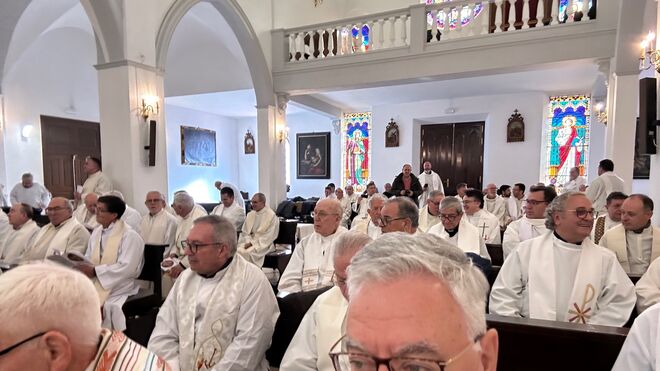 Fraternidad sacerdotal diocesana ¿Quién es el más "Ordinario"?