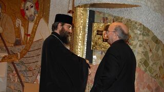 Conesa, con Timotei Lauran, arzobispo rumano España y Portugal en la sede de la Conferencia Episcopal Española