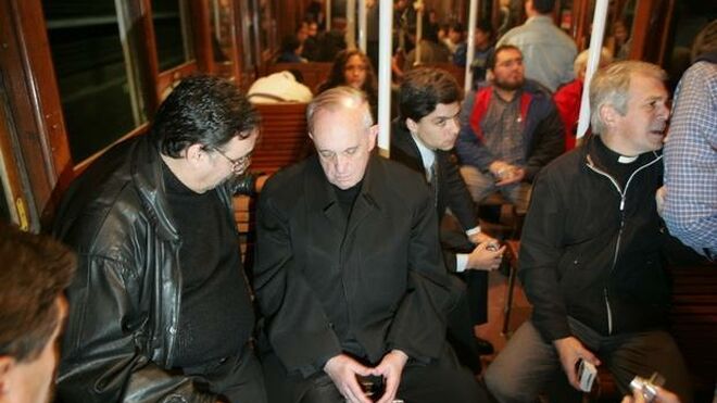 Bergoglio, en el Metro de Buenos Aires