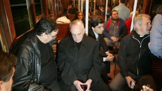 Bergoglio, en el Metro de Buenos Aires