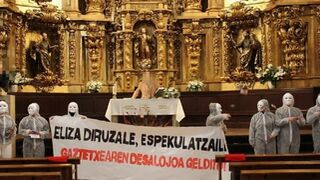 Encapuchados en la parroquia de Zestoa