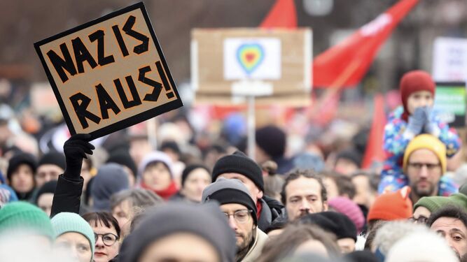 'Nazis fuera', pancarta en un manifestación en Berlín
