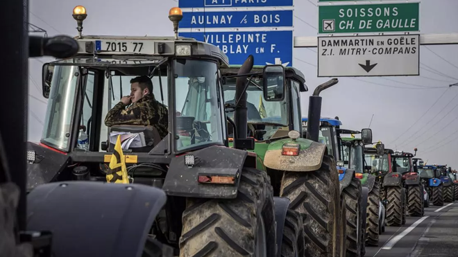 Los agricultores bloquearon las principales autopistas