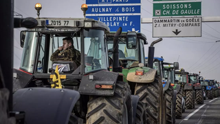 Los agricultores bloquearon las principales autopistas