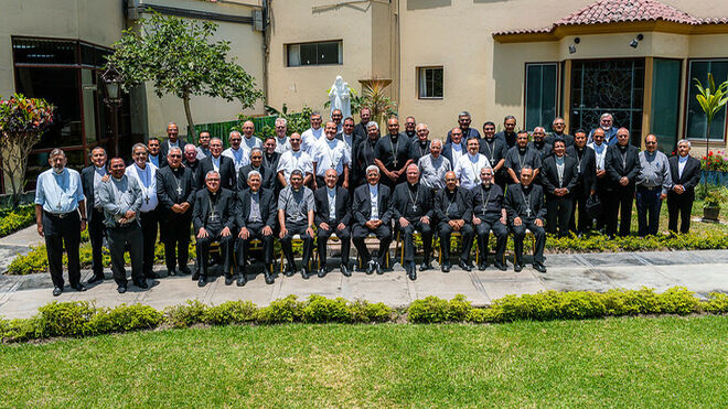128 Asamblea de obispos de Perú