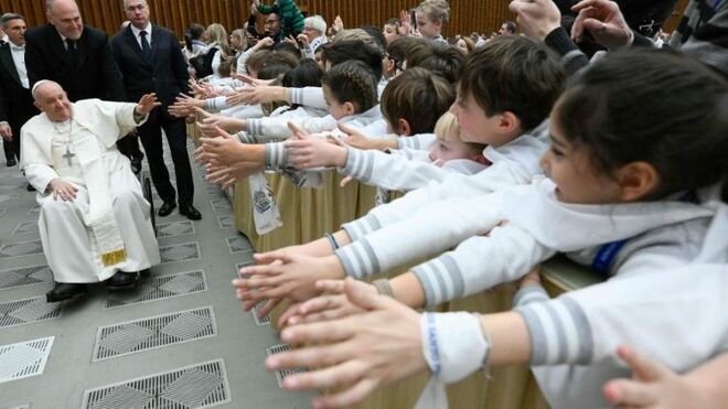 El Papa con docentes y alumnos del Colegio Rotondi, de Gorla Minore