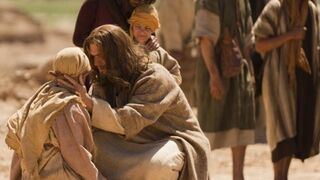 Jesús transforma la exclusión en nombre de Dios en acogida sin reparos, ni límites