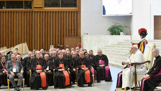 El Papa se dirige a los sacerdotes del congreso de formación permanente del clero
