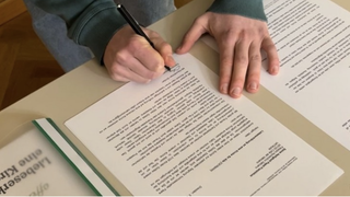 Firmando la Declaración de amor por una Iglesia para todos