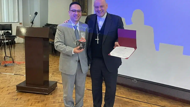 Monseñor Javier Acero participó en el Taller de Inteligencia Artificial