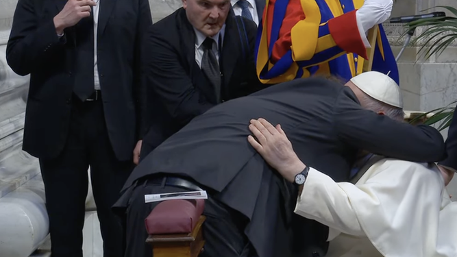 El abrazo de Milei y el Papa Francisco