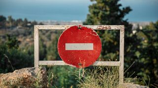 Direcciones equivocadas