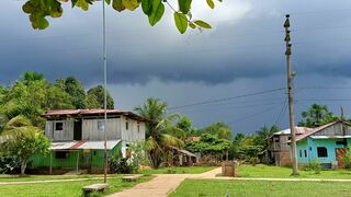 Día de lluvia en la comunidad de Marichín (Bajo Amazonas)