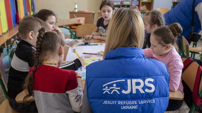 Ucrania: Los jesuitas acompañan a 100.000 personas refugiadas