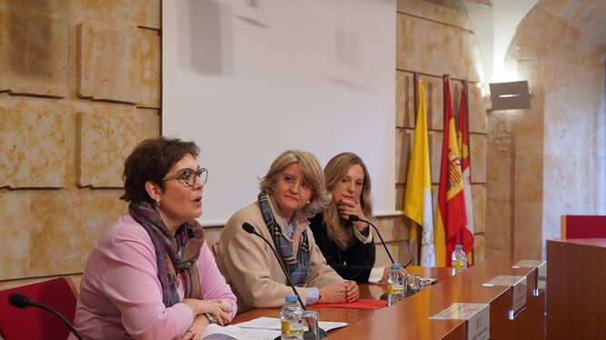 Mesa redonda sobre el perfil de la mujer en los negocios en UPSA
