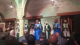 Cofradía suffí en el festival de las Tres Culturas