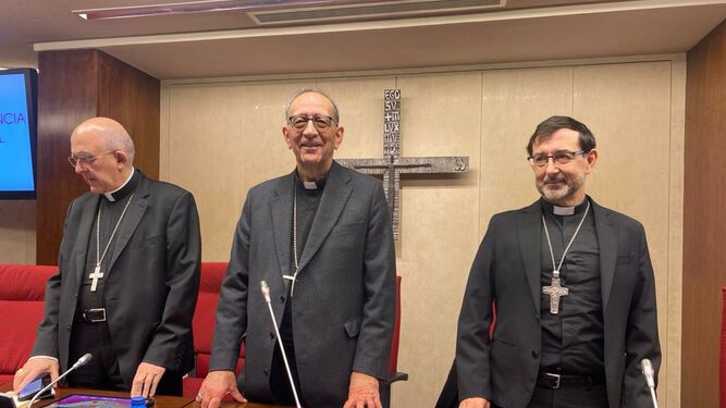 Osoro, Omella y Cobo, en la mesa de la Plenaria