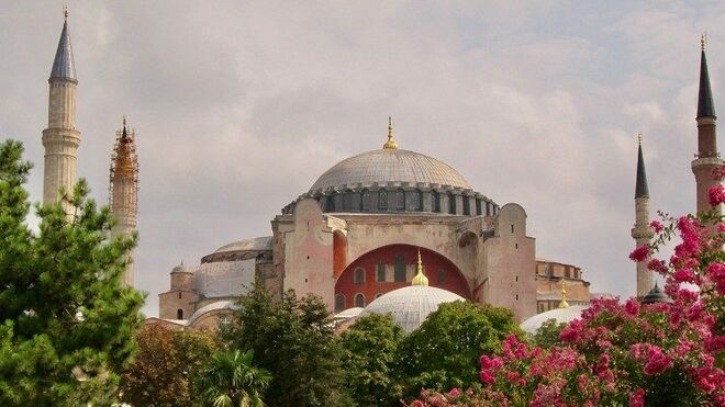 Catedral de Santa Sofía, Estambul. Origen probable, siglo IV