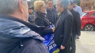 Argüello y Cobo, con las víctimas